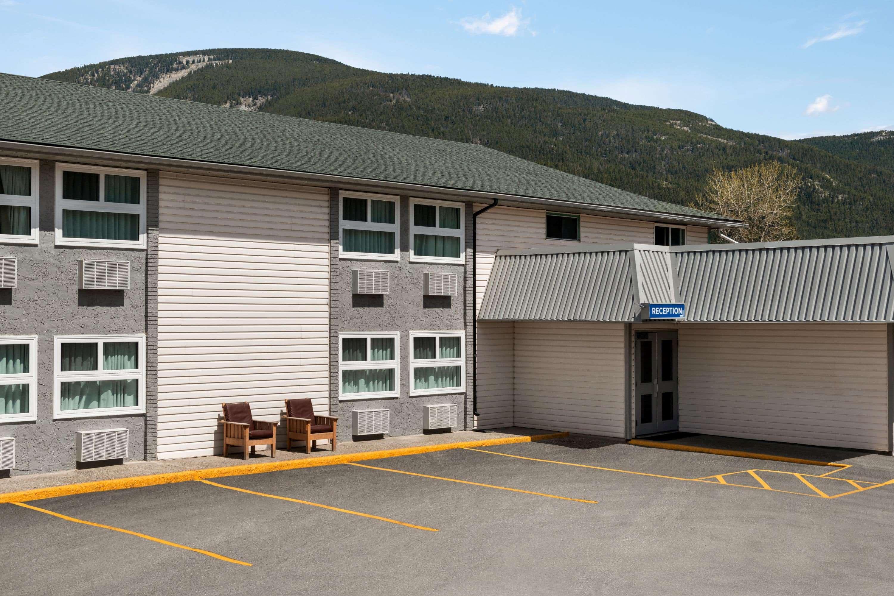 Travelodge By Wyndham Blairmore Extérieur photo