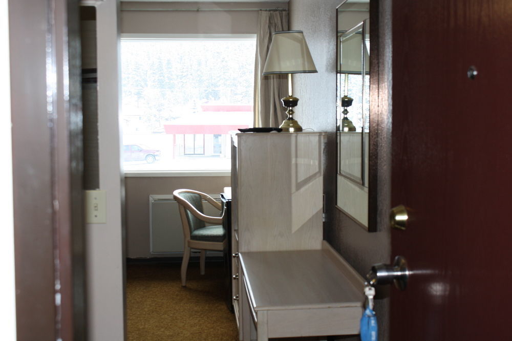Travelodge By Wyndham Blairmore Extérieur photo