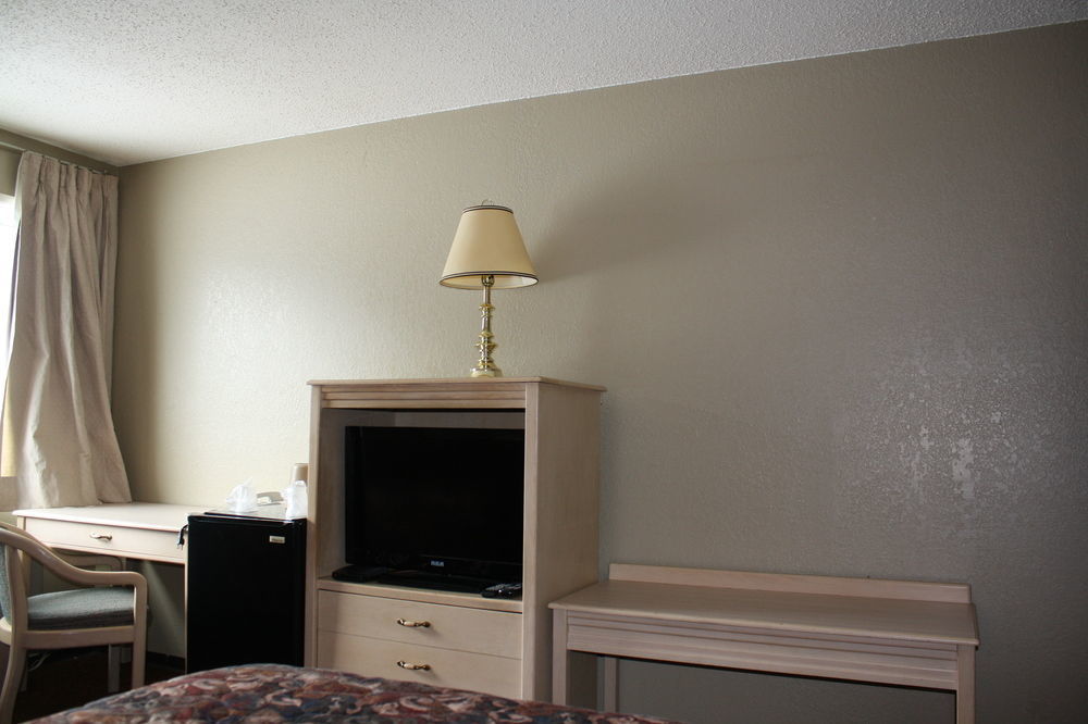 Travelodge By Wyndham Blairmore Extérieur photo